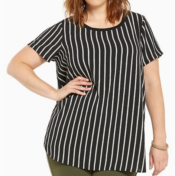 Torrid striped hi-lo top NWT - Picture 2 of 4